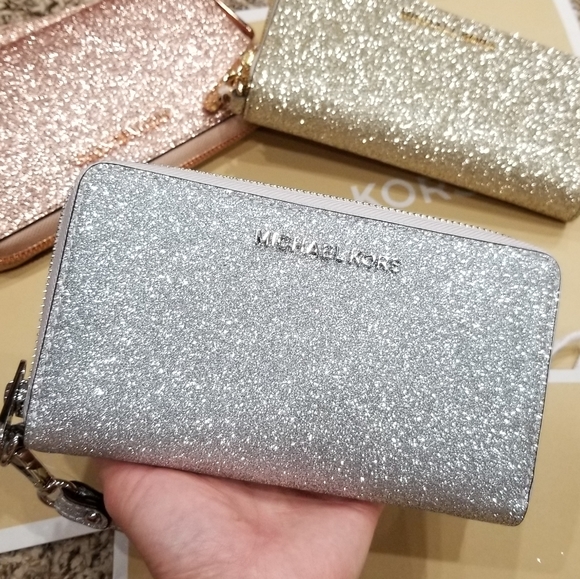 🚫SOLD🚫NWT MK GLITTER LEATHER PHONE WALLET - Picture 6 of 8